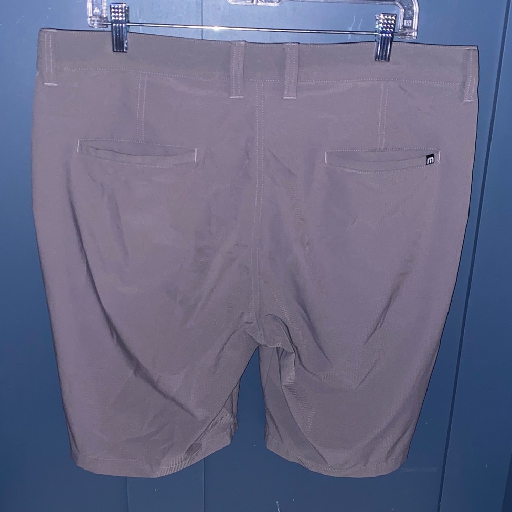 Travis Mathew Men's Gray Shorts with Pockets - Picture 5 of 8